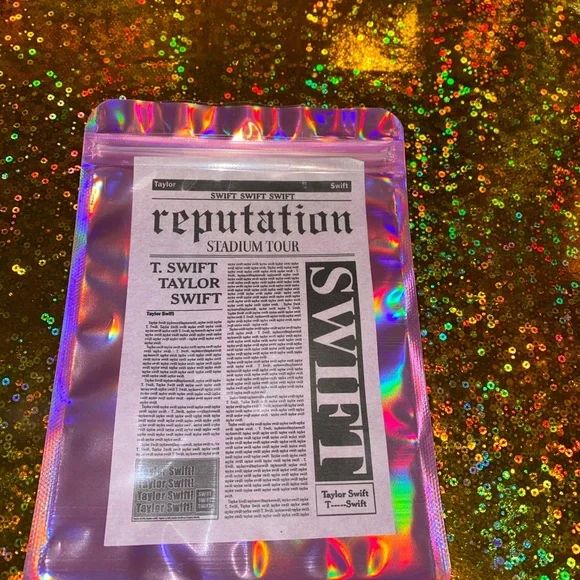 TAYLOR SWIFT MAX FEARLESS HOT PINK FRAMED ART CONCERT CONFETTI !! - Picture 5 of 7